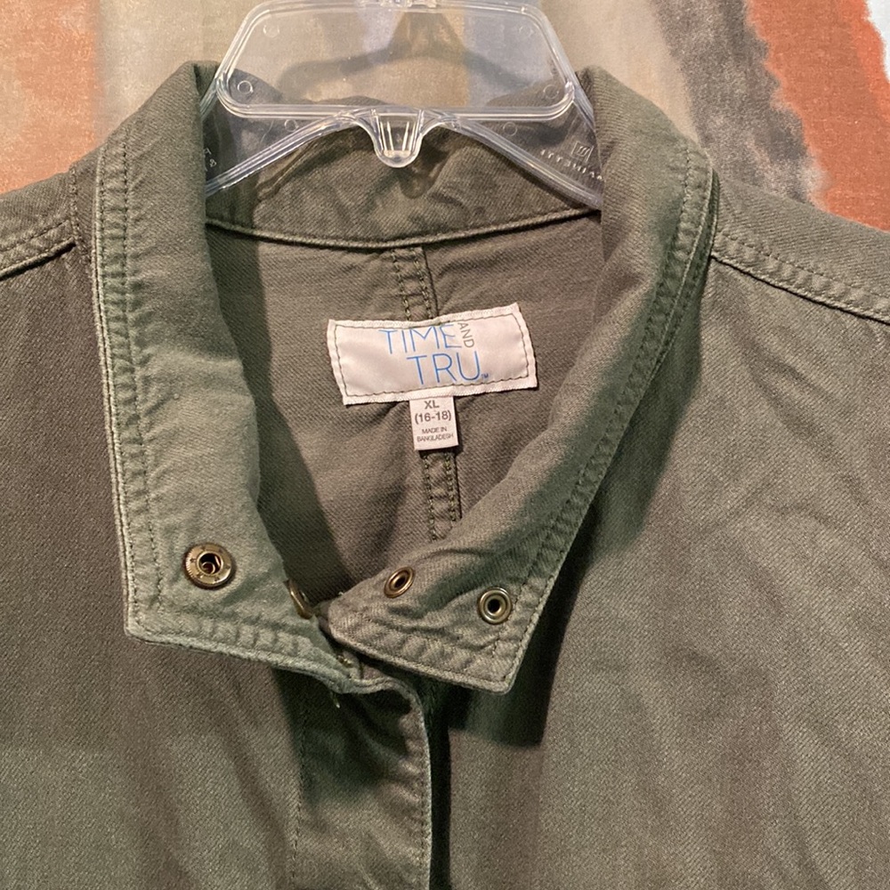 Time and Tru jacket with tie belt - Picture 3 of 8